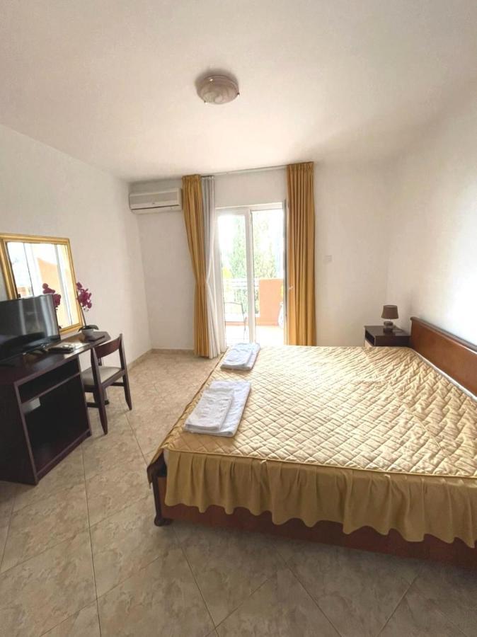 Hotel Suzana บุดวา ภายนอก รูปภาพ