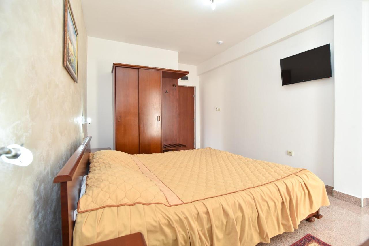 Hotel Suzana บุดวา ภายนอก รูปภาพ