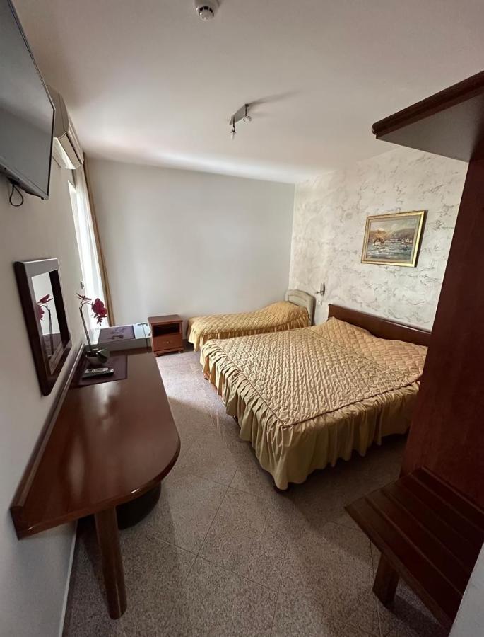 Hotel Suzana บุดวา ภายนอก รูปภาพ